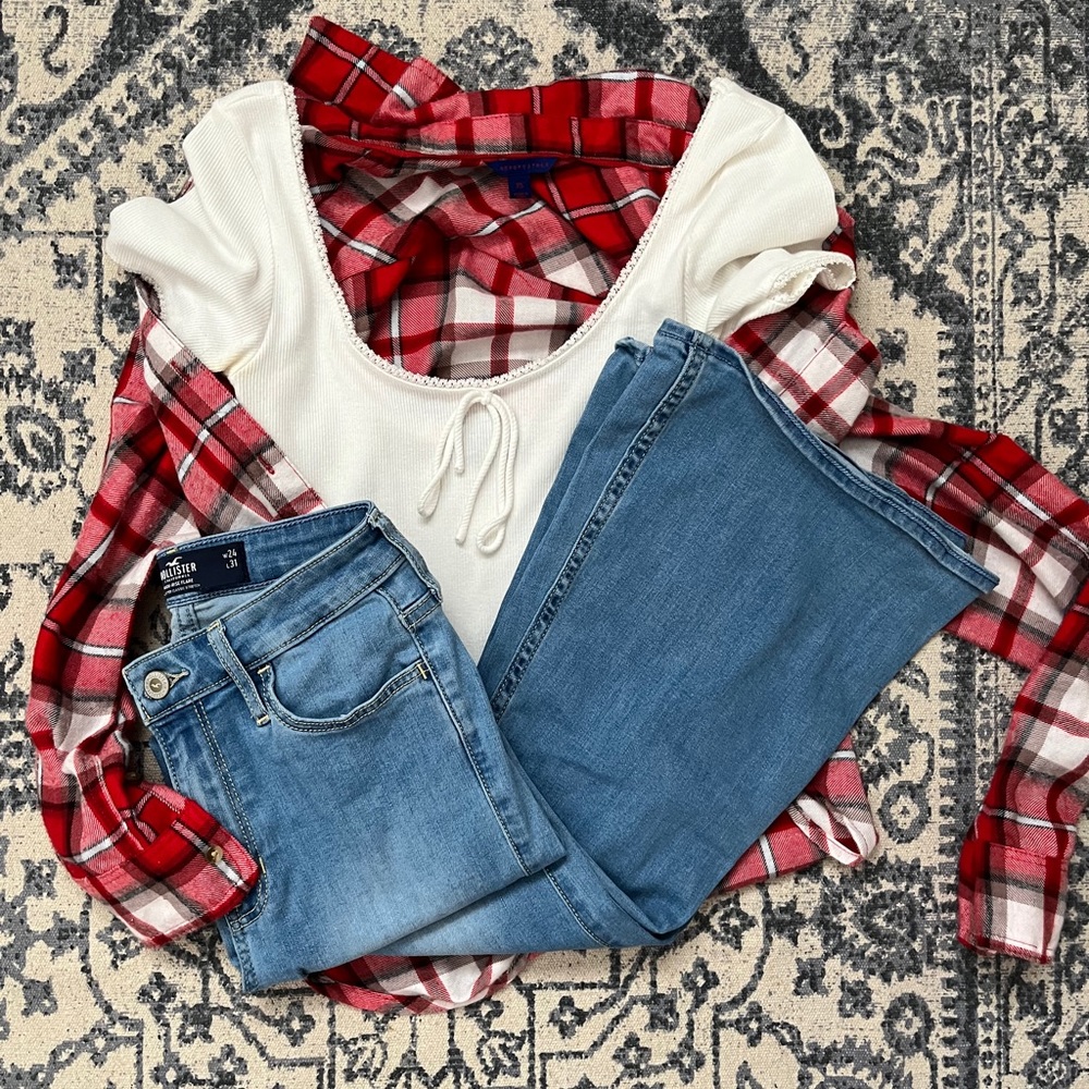 White forever 21 shirt